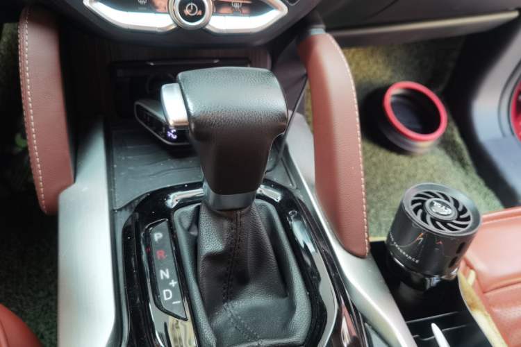 Used Brilliance V6 2018 1.5T Automatic Luxury Model Gear Lever