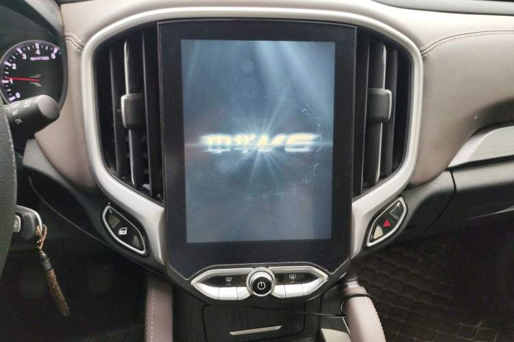 Used Brilliance V6 2018 1.5T Manual Elite Model Audio And AC Panel