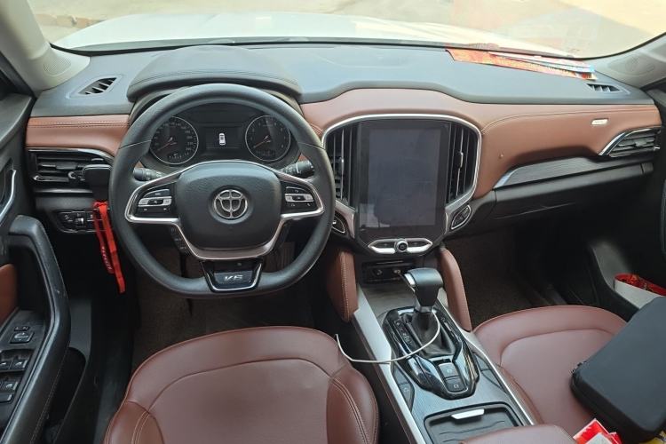 Used Brilliance V6 2018 1.5T Automatic Luxury Model Center Console