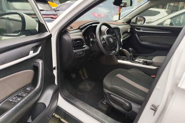 Used Brilliance V6 2018 1.5T Manual Elite Model Driver Seat