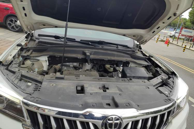Used Brilliance V6 2018 1.5T Manual Luxury Model Engine Bay