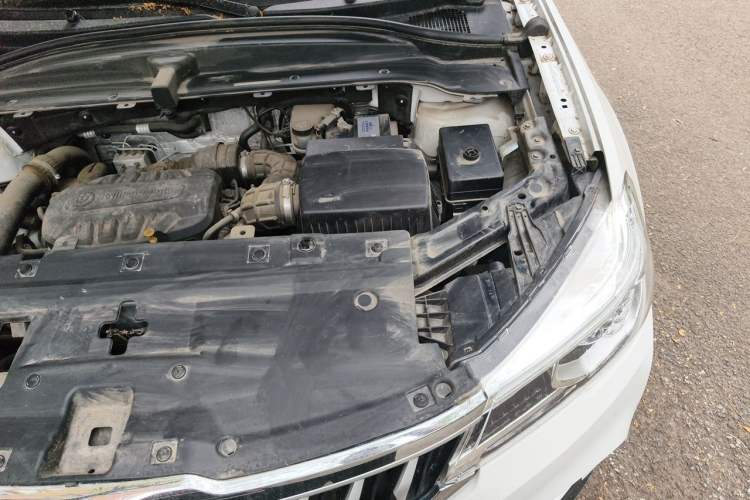 Used Brilliance V6 2018 1.5T Automatic Prestige Model Engine Bay Left