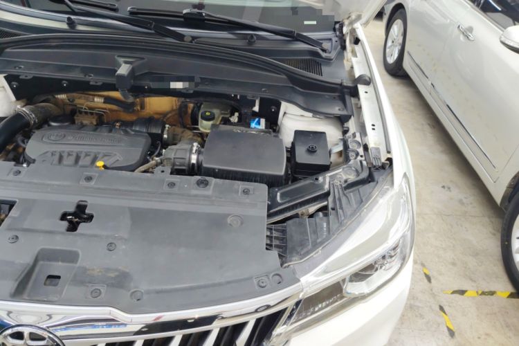 Used Brilliance V6 2018 1.5T Manual Elite Model Engine Bay Left