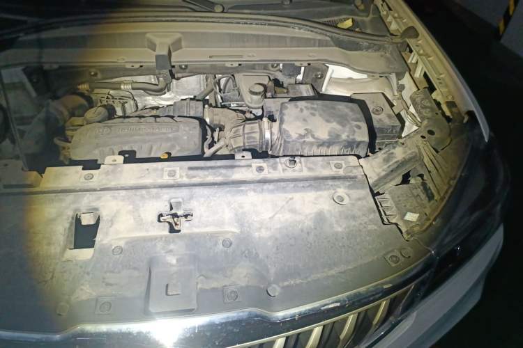 Used Brilliance V6 2018 1.5T Automatic Prestige Model Engine Bay Left