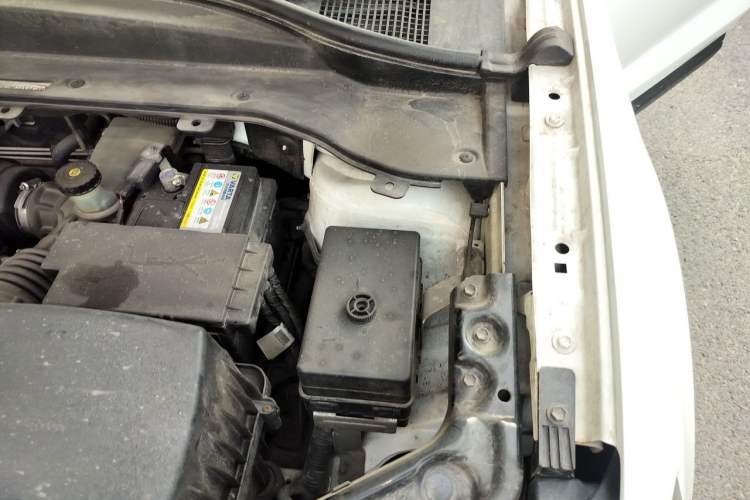 Used Brilliance V6 2018 1.5T Automatic Prestige Model Engine Bay Left