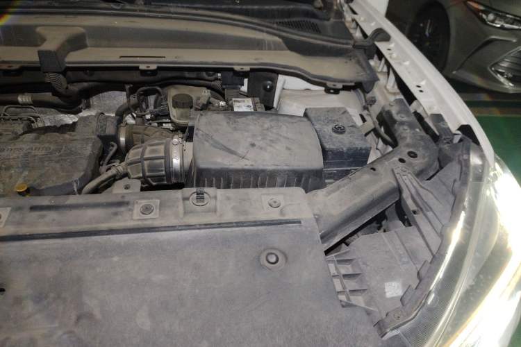Used Brilliance V6 2018 1.5T Automatic Prestige Model Engine Bay Left