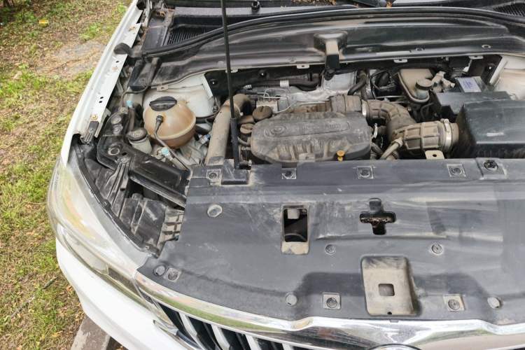 Used Brilliance V6 2018 1.5T Automatic Prestige Model Engine Bay Right
