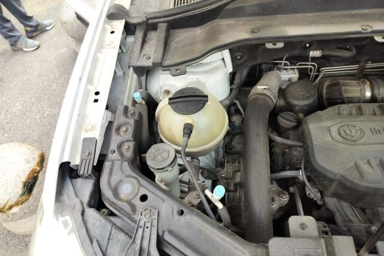 Used Brilliance V6 2018 1.5T Automatic Prestige Model Engine Bay Right