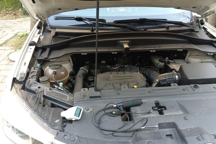 Used Brilliance V6 2018 1.5T Automatic Luxury Model Engine Bay Right