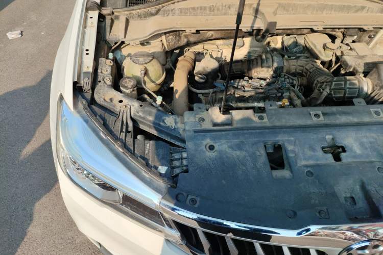 Used Brilliance V6 2018 1.5T Automatic Luxury Model Engine Bay Right
