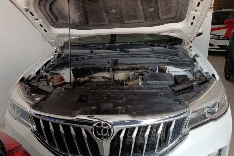 Used Brilliance V6 2018 1.5T Manual Luxury Model Engine Bay