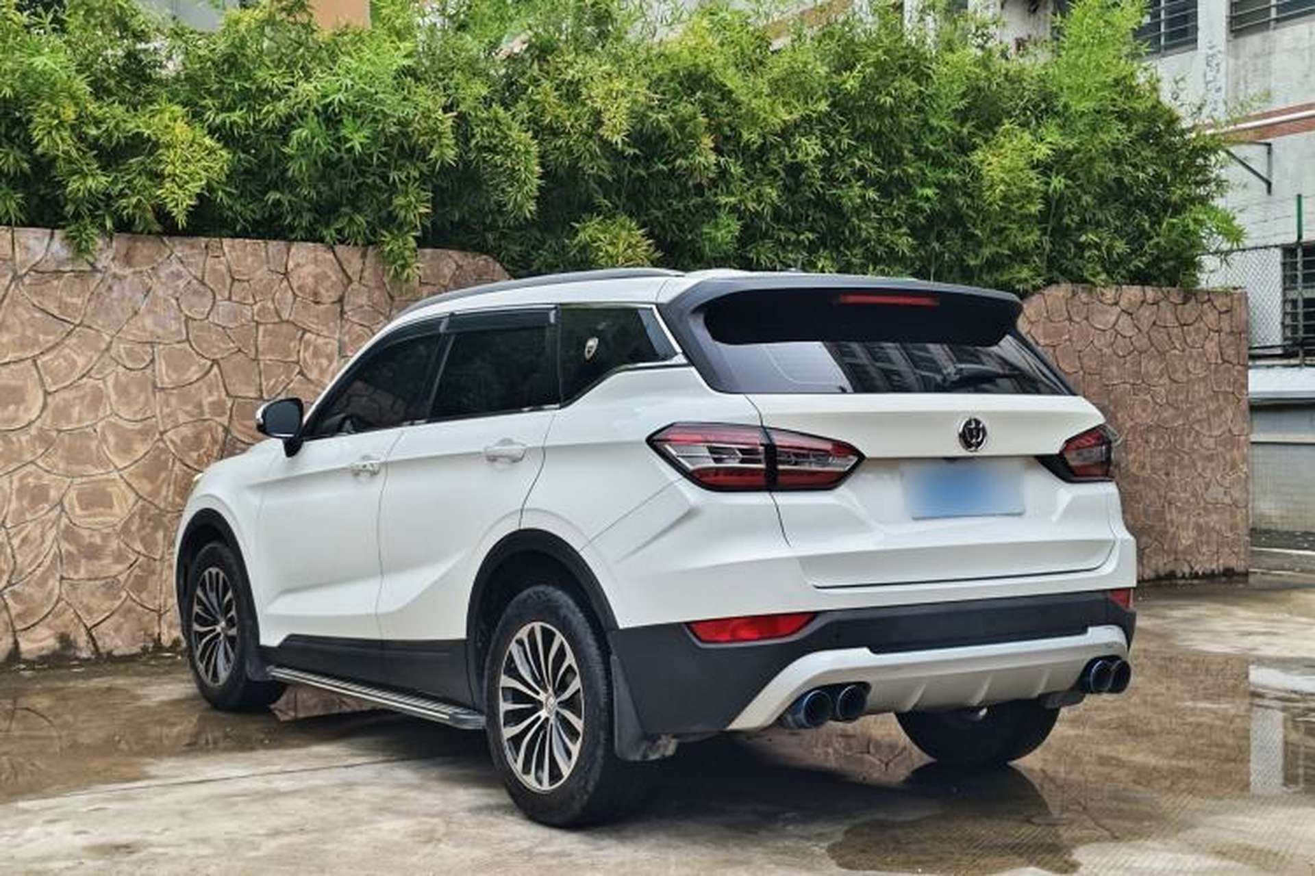Used Brilliance V6 2018 1.5T Automatic Luxury Model Exterior 3