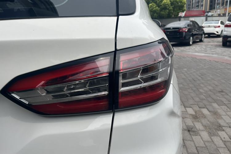 Used Brilliance V6 2018 1.5T Manual Elite Model Exterior 6
