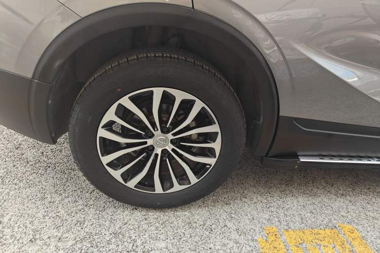 Used Brilliance V6 2018 1.5T Automatic Luxury Model Exterior 8