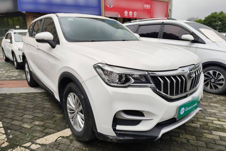 Used Brilliance V6 2018 1.5T Manual Elite Model Front Right 45 Deg
