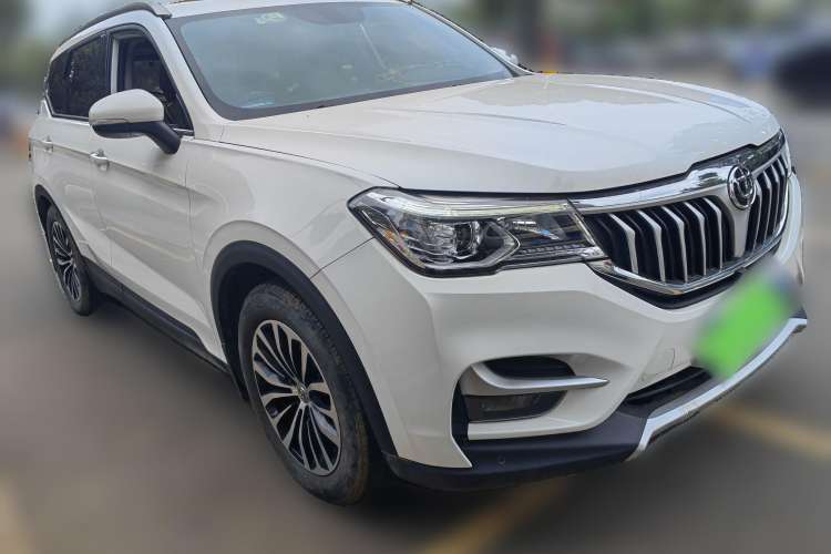 Used Brilliance V6 2018 1.5T Manual Luxury Model Front Right 45 Deg