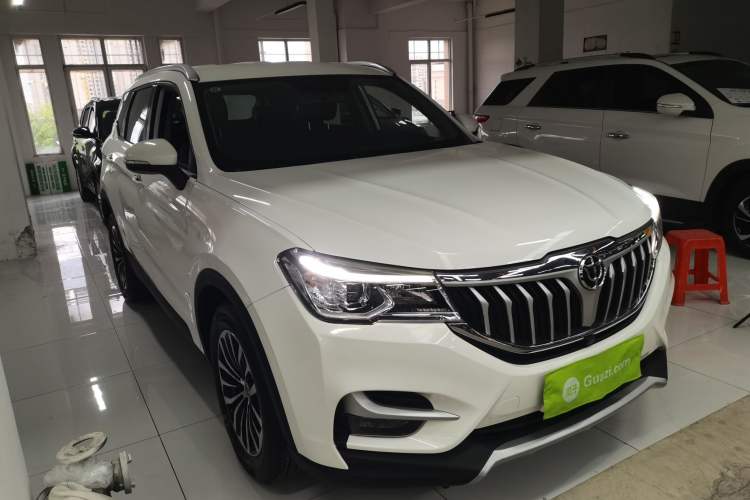 Used Brilliance V6 2018 1.5T Automatic Luxury Model Front Right 45 Deg