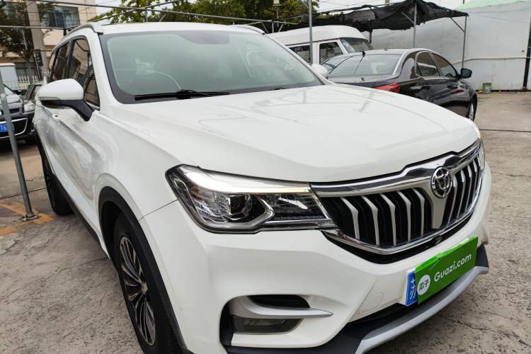 Used Brilliance V6 2018 1.5T Automatic Prestige Model Front Right 45 Deg