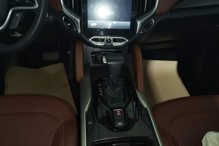Used Brilliance V6 2018 1.5T Automatic Luxury Model Gear Lever