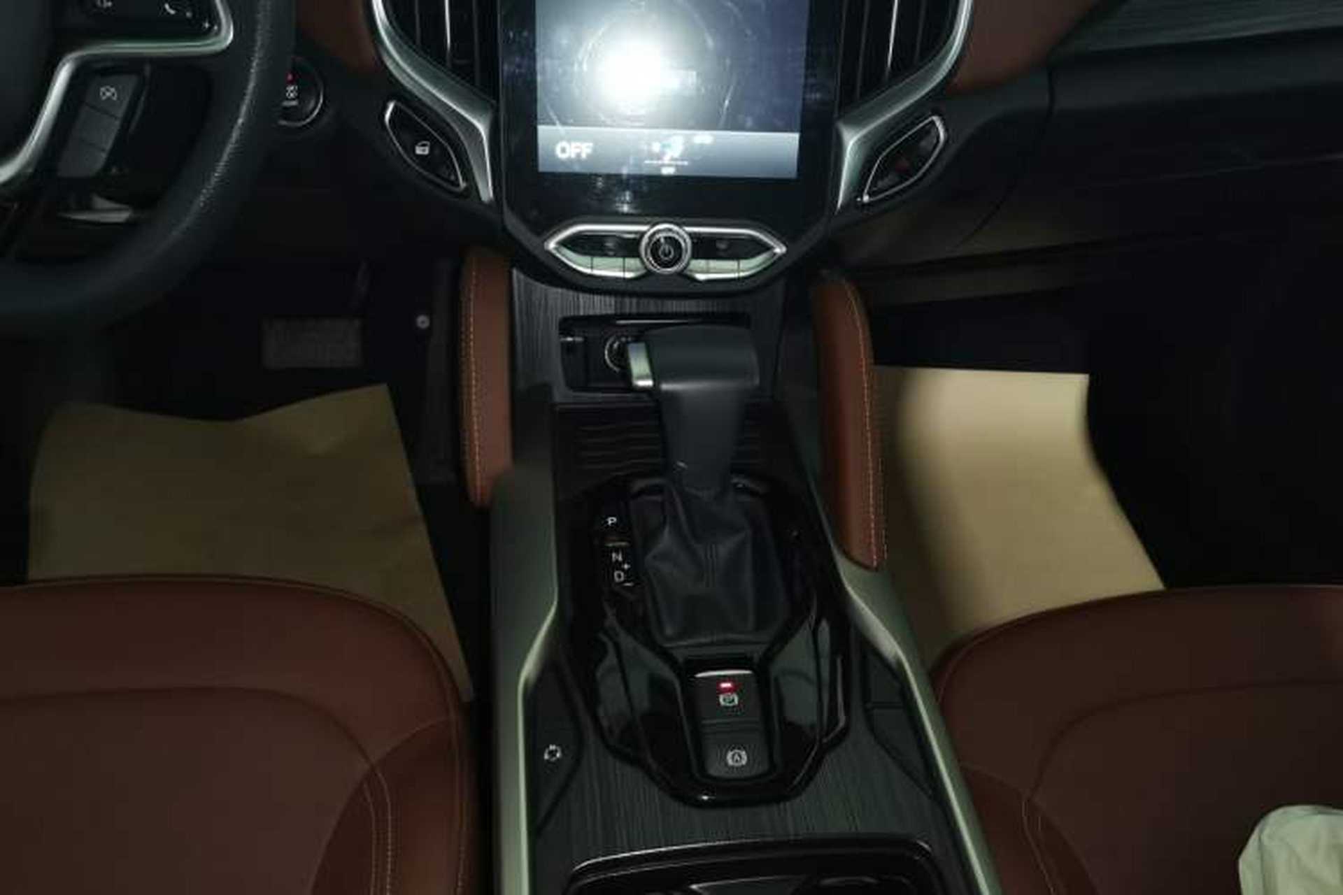 Used Brilliance V6 2018 1.5T Automatic Luxury Model Gear Lever