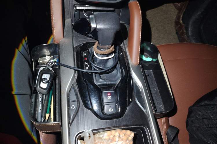 Used Brilliance V6 2018 1.5T Automatic Prestige Model Gear Lever