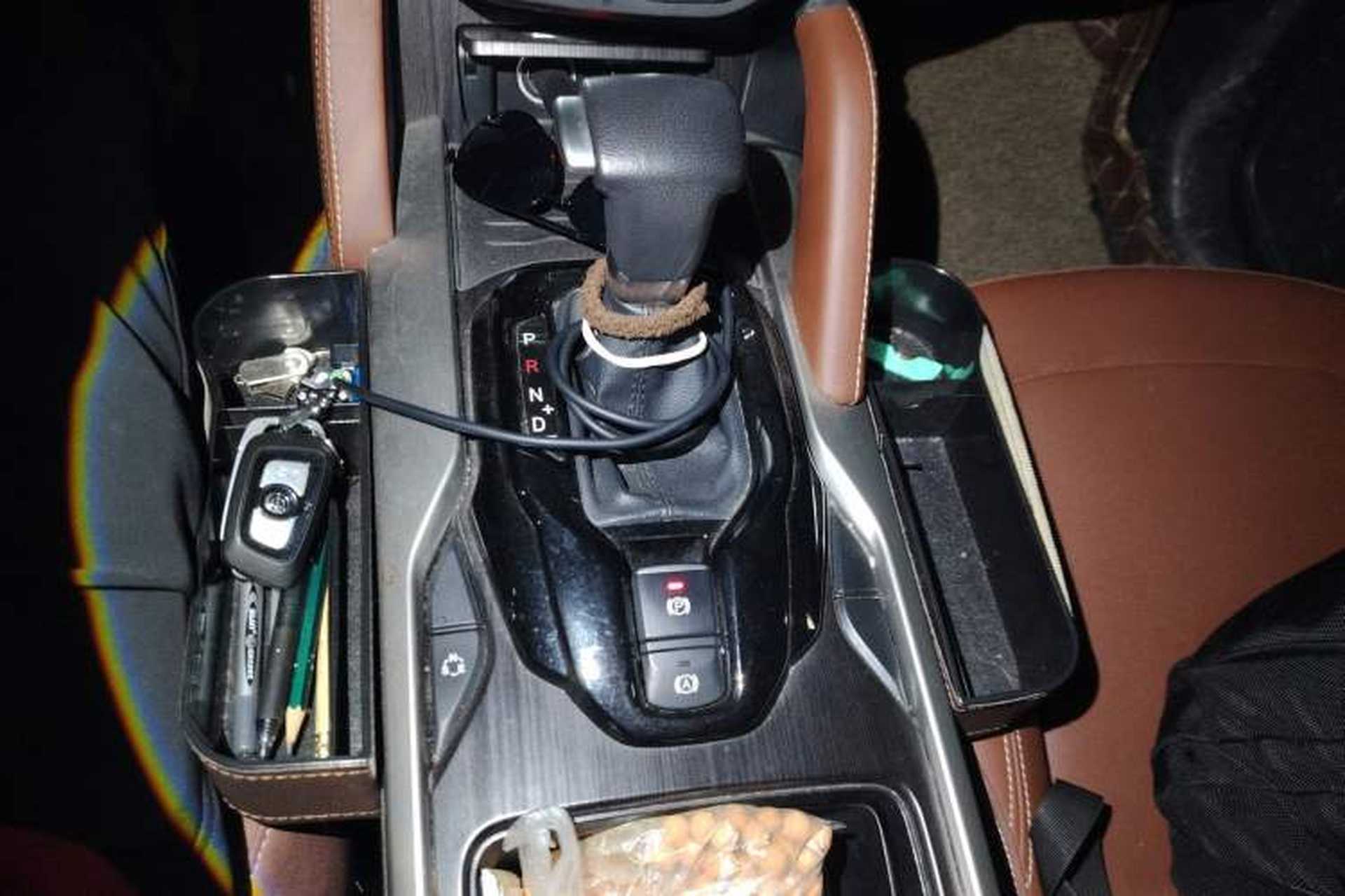 Used Brilliance V6 2018 1.5T Automatic Prestige Model Gear Lever