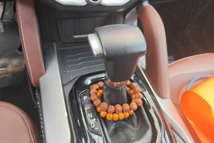 Used Brilliance V6 2018 1.5T Automatic Prestige Model Gear Lever