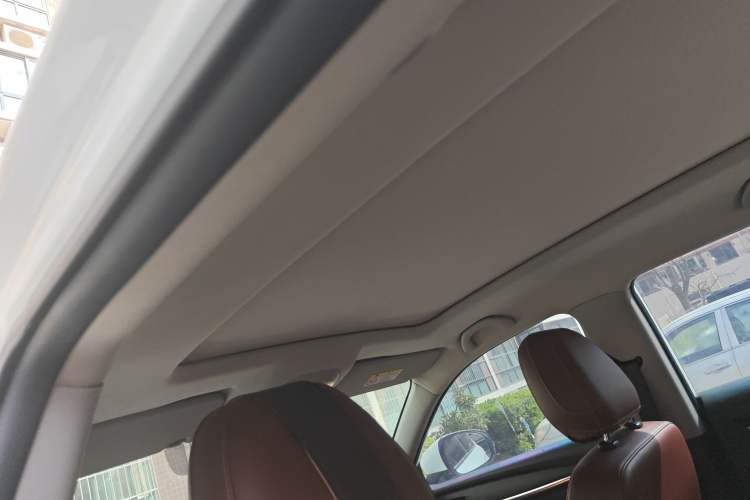 Used Brilliance V6 2018 1.5T Automatic Prestige Model Headliner