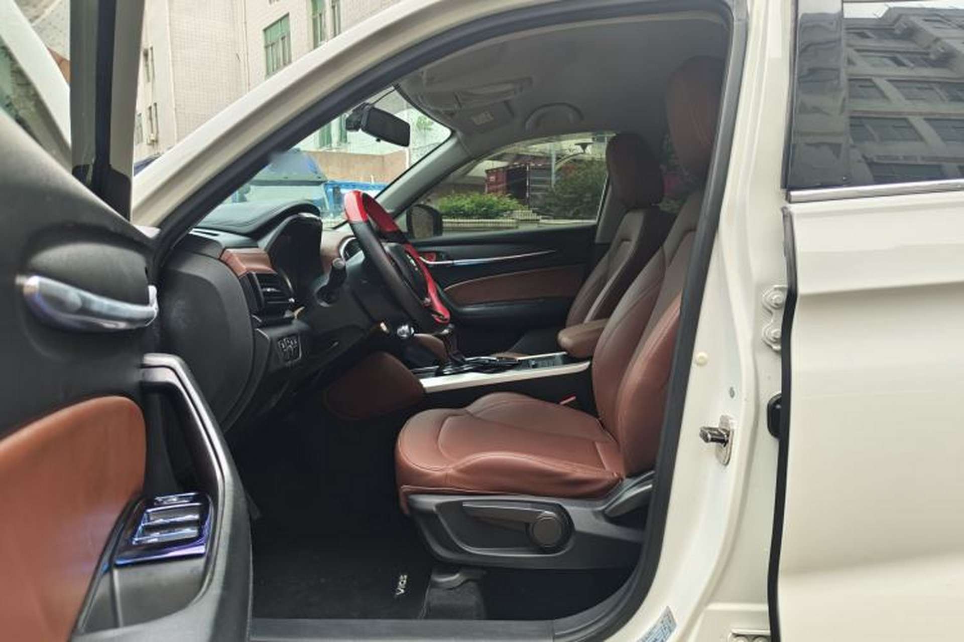 Used Brilliance V6 2018 1.5T Automatic Luxury Model Interior 1