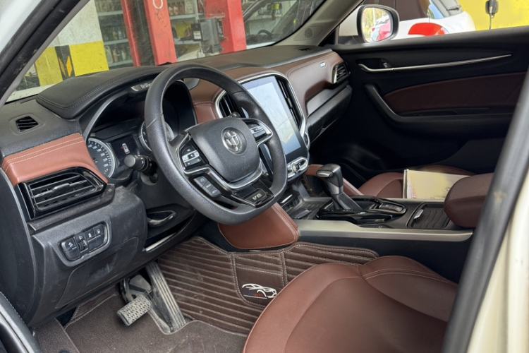 Used Brilliance V6 2018 1.5T Automatic Luxury Model Interior 2