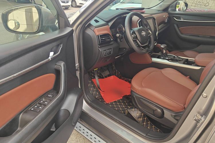 Used Brilliance V6 2018 1.5T Automatic Luxury Model Interior 3