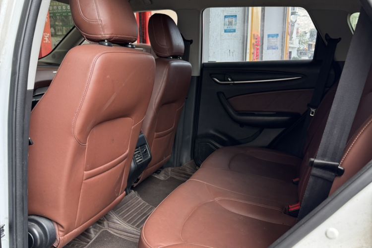 Used Brilliance V6 2018 1.5T Automatic Luxury Model Interior 3