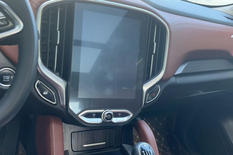 Used Brilliance V6 2018 1.5T Manual Luxury Model Interior 3