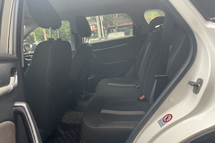 Used Brilliance V6 2018 1.5T Manual Elite Model Interior 5