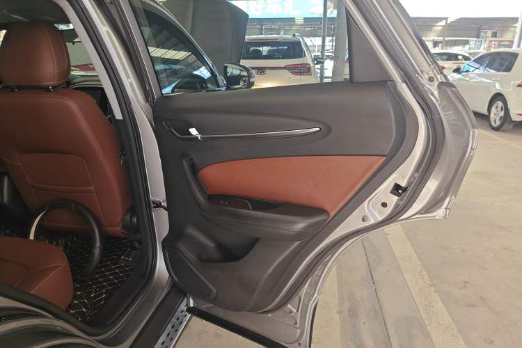 Used Brilliance V6 2018 1.5T Automatic Luxury Model Interior 6