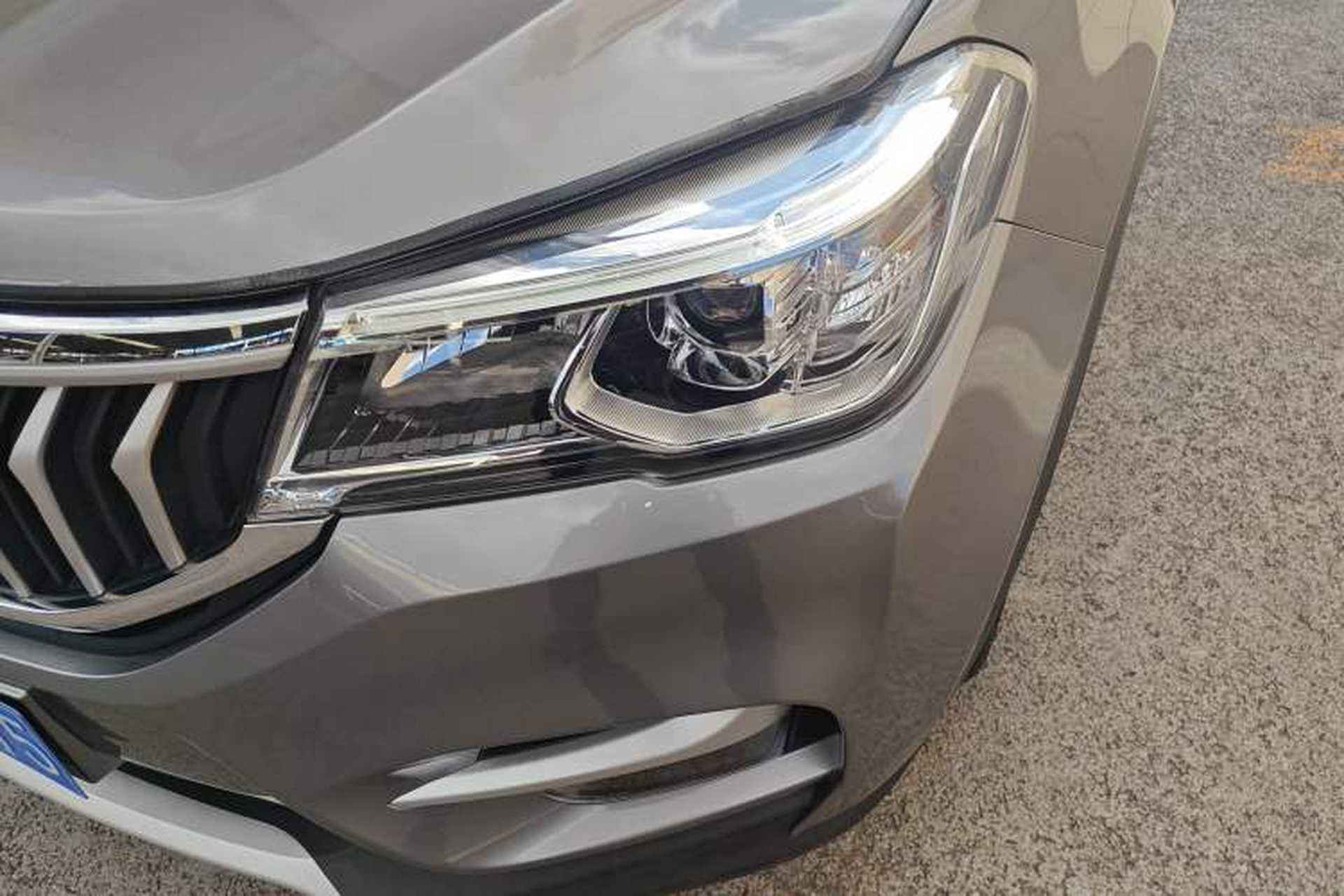 Used Brilliance V6 2018 1.5T Automatic Luxury Model Left Front Headlight
