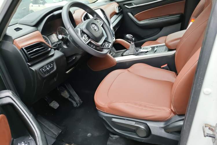 Used Brilliance V6 2018 1.5T Manual Luxury Model Left Front Seat