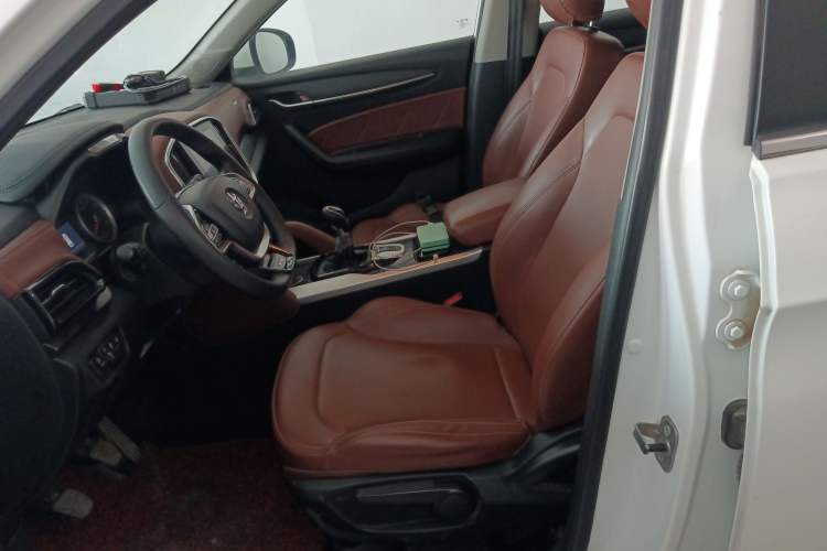 Used Brilliance V6 2018 1.5T Manual Luxury Model Left Front Seat