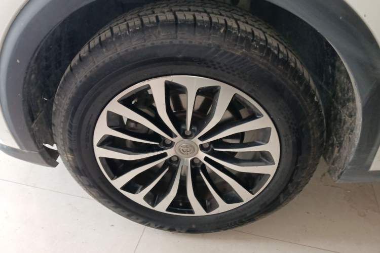Used Brilliance V6 2018 1.5T Manual Luxury Model Left Front Wheel Hub