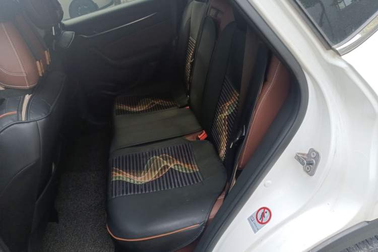 Used Brilliance V6 2018 1.5T Automatic Flagship Model Left Rear Seat