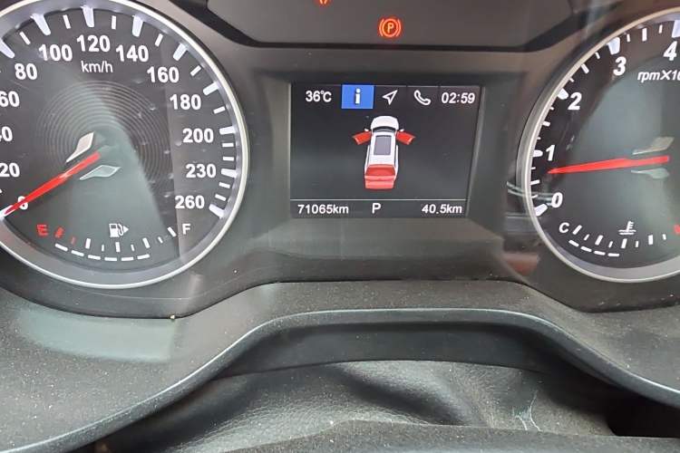 Used Brilliance V6 2018 1.5T Automatic Luxury Model Odometer Close Up