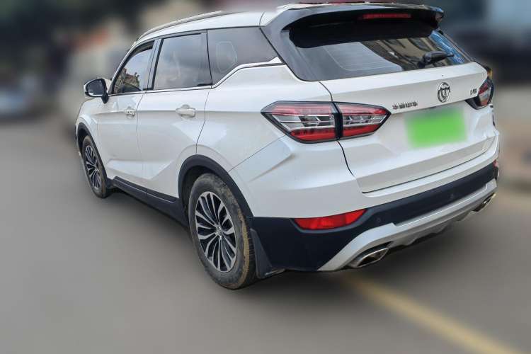 Used Brilliance V6 2018 1.5T Manual Luxury Model Rear Left 45 Deg