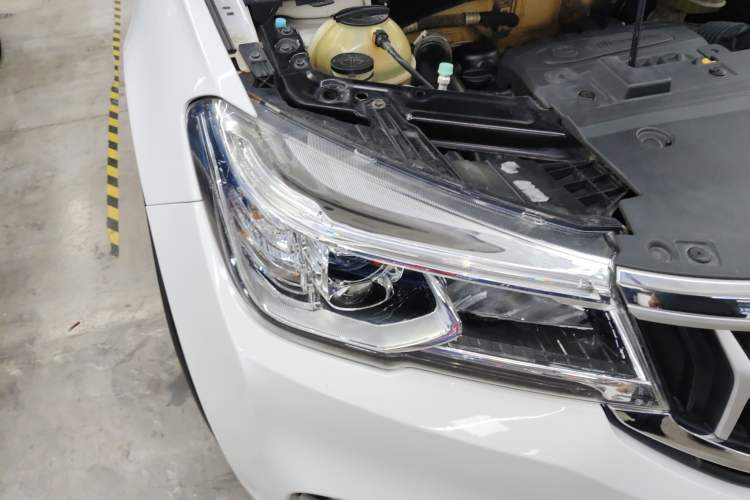 Used Brilliance V6 2018 1.5T Manual Elite Model Right Front Headlight