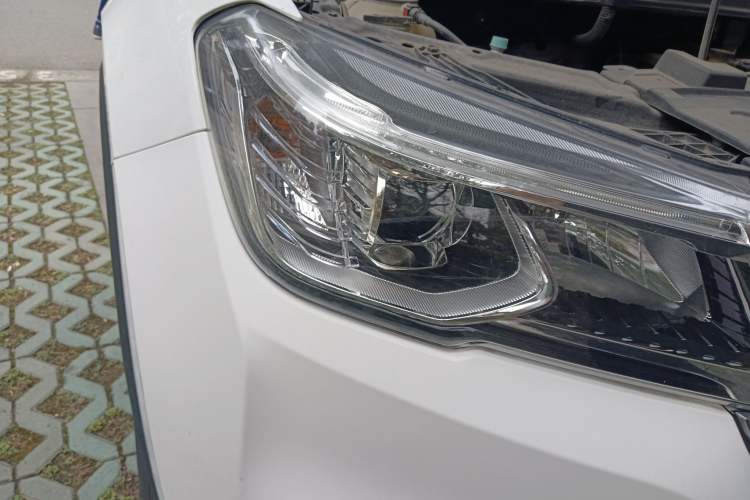 Used Brilliance V6 2018 1.5T Automatic Flagship Model Right Front Headlight