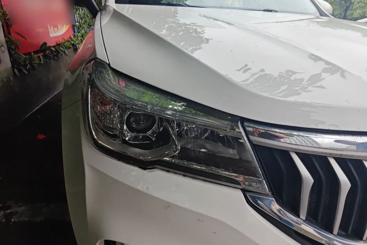 Used Brilliance V6 2018 1.5T Automatic Prestige Model Right Front Headlight