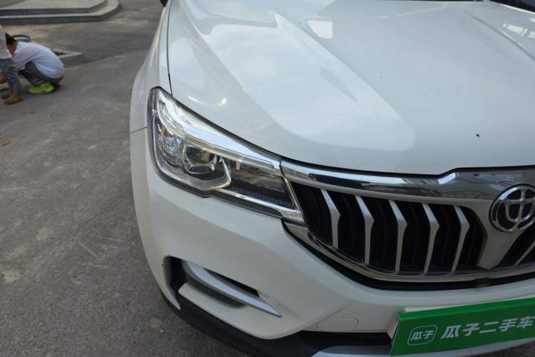 Used Brilliance V6 2018 1.5T Automatic Luxury Model Right Front Headlight