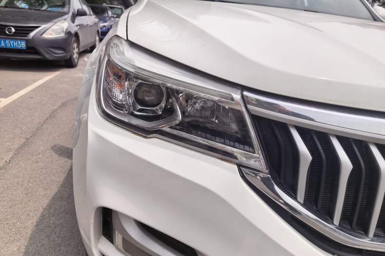 Used Brilliance V6 2018 1.5T Automatic Flagship Model Right Front Headlight
