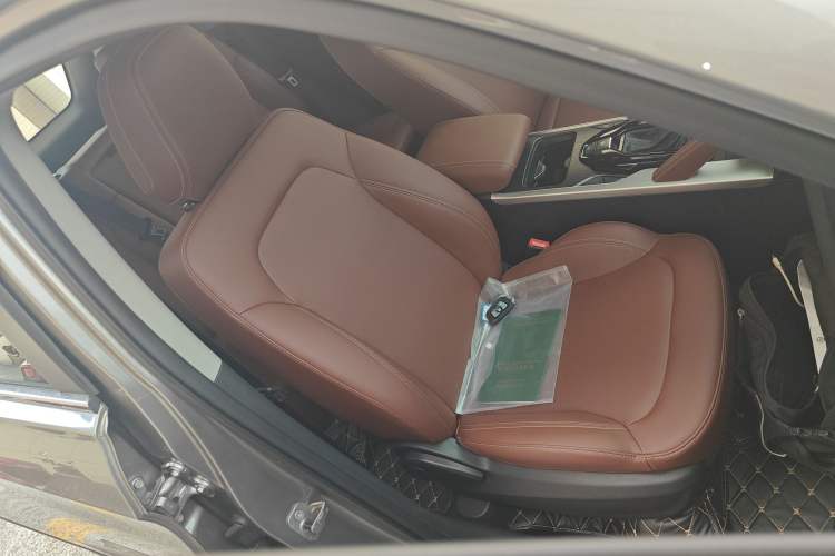 Used Brilliance V6 2018 1.5T Automatic Luxury Model Right Front Seat