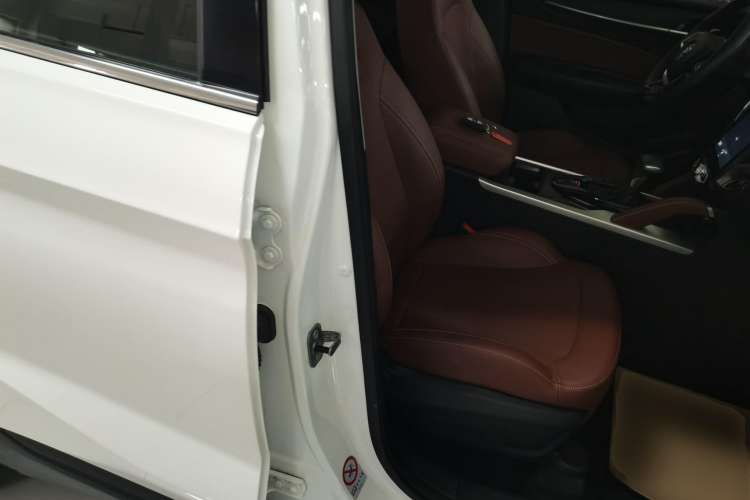 Used Brilliance V6 2018 1.5T Automatic Luxury Model Right Front Seat