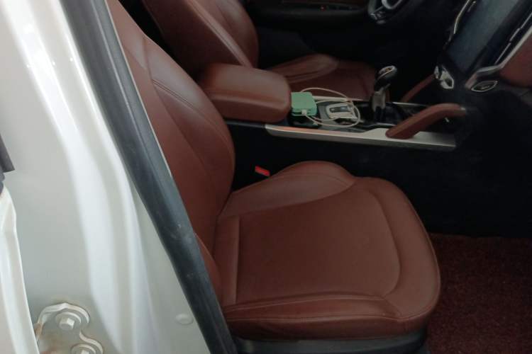 Used Brilliance V6 2018 1.5T Manual Luxury Model Right Front Seat